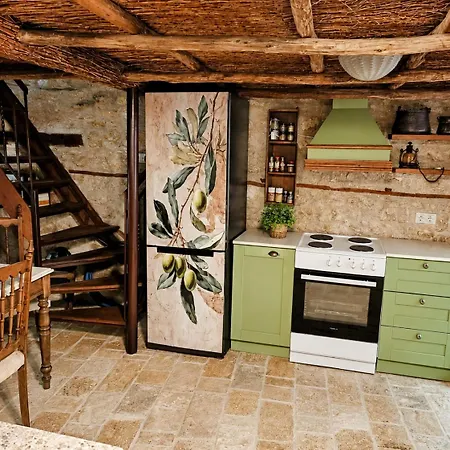 Kalamata Traditional By Elite